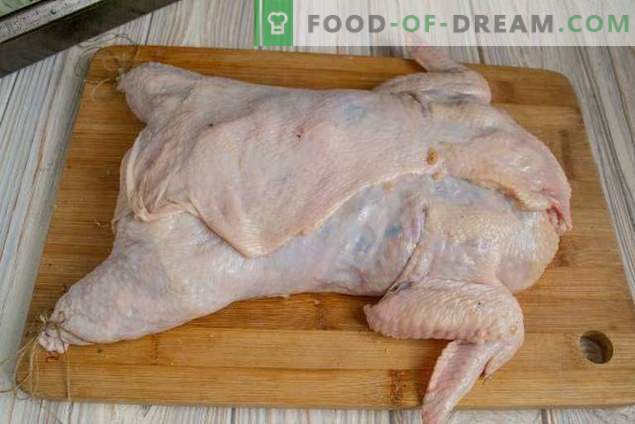Пиле с пълнеж без кости във фурната