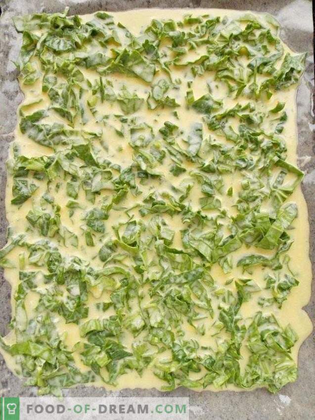 Rouleau d'omelette fourré au fromage, poisson rouge et légumes verts