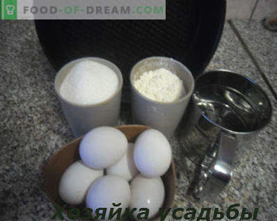 Biscuit, recette classique avec photo, 6 œufs, 4 œufs, à la crème sure, au four, multicuiseur