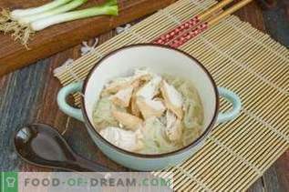 Soupe chinoise au poulet et au funchoza