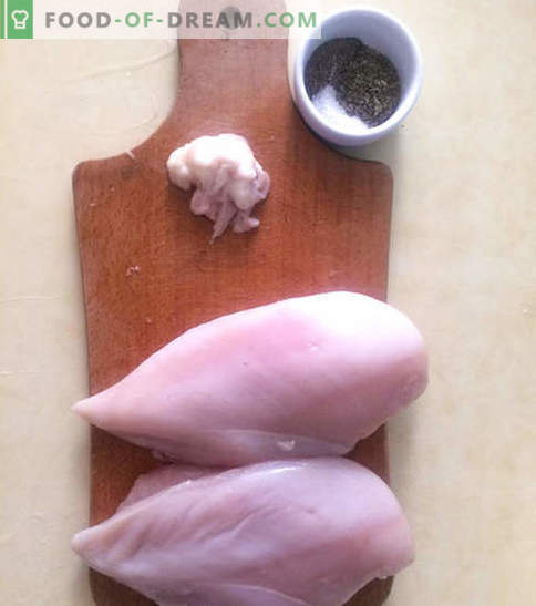 Poitrine de poulet dans une sauce crémeuse au fromage et aux légumes - recette avec photo