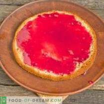 Gâteau éponge aux fraises et à la crème