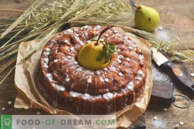 Pie with pears and apples - autumn tea dessert
