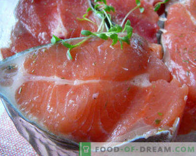 Comment mariner le saumon rose à la maison est savoureux et rapide, de différentes façons
