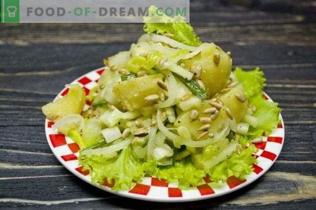 Salade de pommes de terre au carême avec céleri et pomme