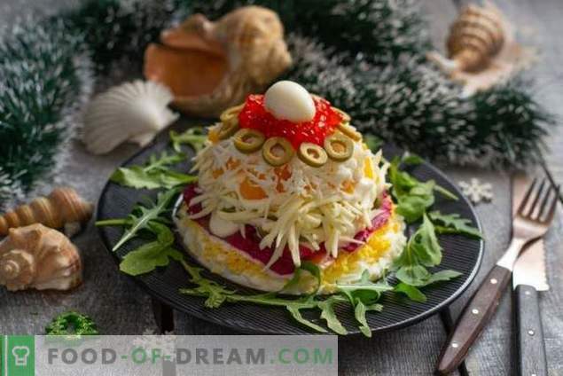 Salade du Nouvel An avec poisson rouge et caviar