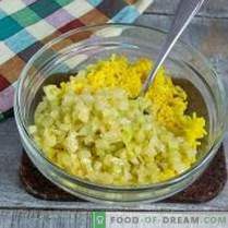 Salade simple et savoureuse au foie de morue avec riz doré