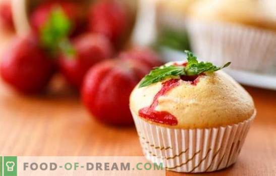 Le cupcake à la fraise est un délicieux délice de baies. Recettes Gâteau aromatisé aux fraises pour le thé d'été Soulful
