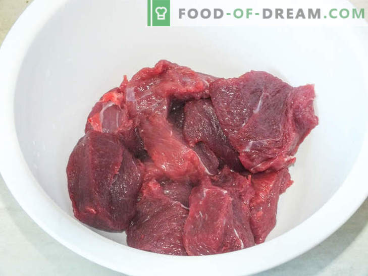 In Folie gebackenes saftiges Rindfleisch mit Pilzen - ein Rezept für ein leckeres Gericht mit einem Geheimnis
