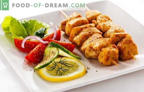 Shashlik de filet de poulet - une version de budget savoureuse d'un festin dans la nature. Les meilleures recettes de kebab au poulet