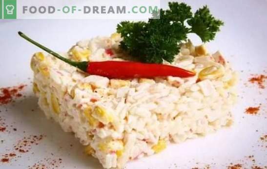 La salade de crabe (recette étape par étape) est une collation originale à base de produits simples. Recette pas à pas pour la salade de crabe: sélection et préparation des ingrédients