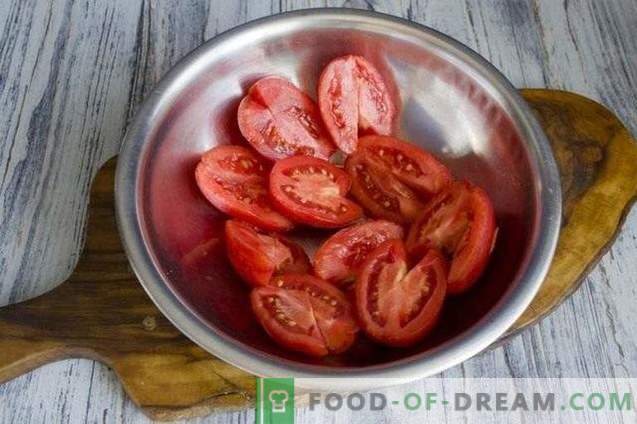 Poivrons farcis à la sauce tomate pour l'hiver