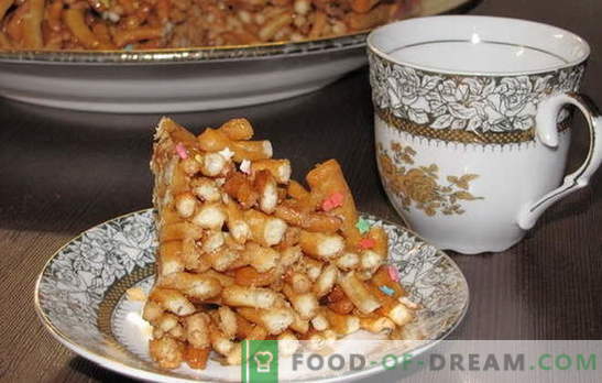 Ce chak-chak est une recette à la maison. Tous les trucs et secrets de la cuisine au miel maison chak-chak