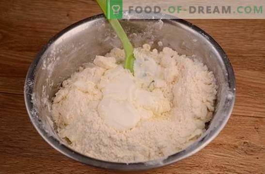 Bagels auf Sauerrahm: ein schrittweises Fotorezept. Es ist eine lange Zeit, duftende Bagels auf Sauerrahm zu kochen, aber es lohnt sich!