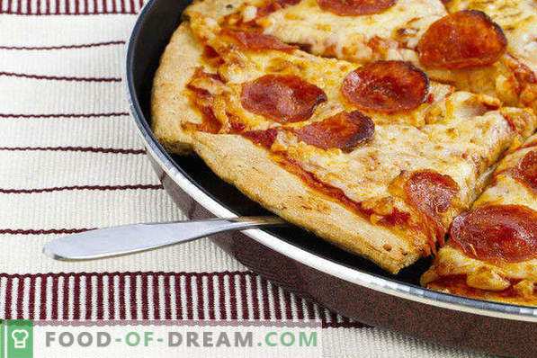Pizza dans une casserole pendant 10 minutes, recette pas à pas, avec kéfir, sur pain, avec jambon, avec mayonnaise