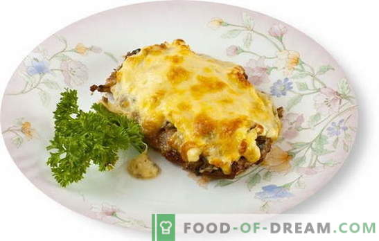 La viande avec des champignons et du fromage au four est un excellent ajout au plat d’accompagnement. Les meilleures recettes pour cuisiner de la viande avec des champignons et du fromage au four